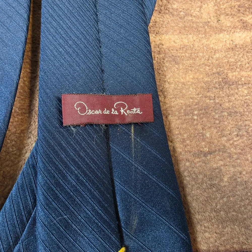 Oscar de la Renta Necktie Mens One Size Navy Blue Good Ribbed Silk Blend USA